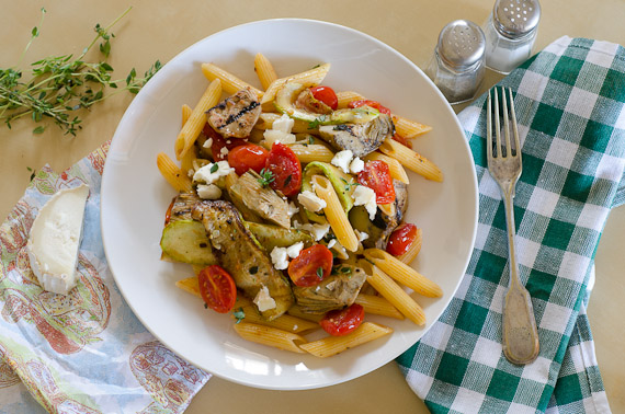 פנה עם ארטישוק כבוש ועגבניות שרי צלויות